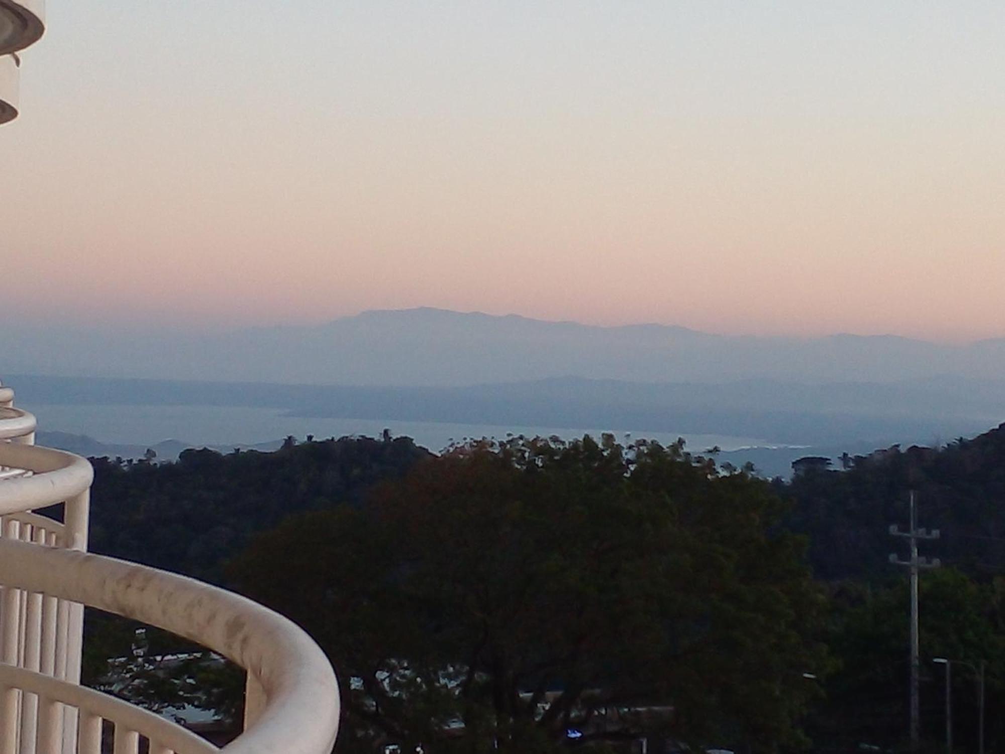 Tagaytay Prime Residences With Swimming Pool & Viewing Deck Tagaytay City Oda fotoğraf